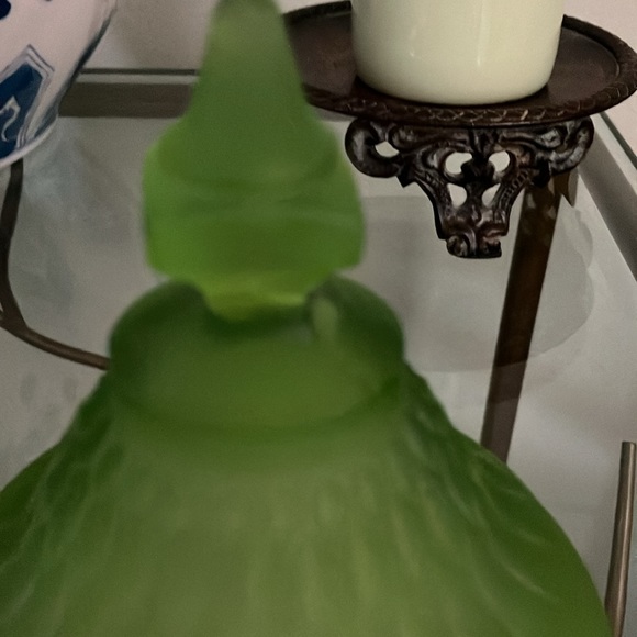 SATIN FROSTED GREEN INDIANA PEDESTAL LIDDED WITH KNOB LIME GREEN 10" TALL DISH - Picture 4 of 6